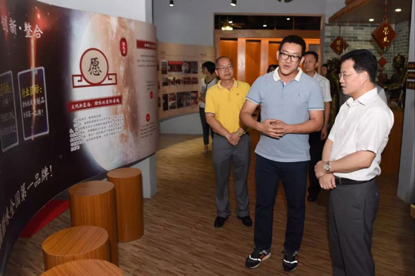市委常委、宣傳部部長林銳熙到榮業臘味文化館調研參觀