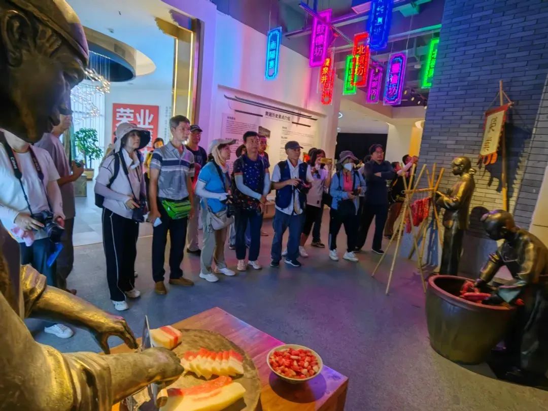 多地青年攝影協(xié)會聯(lián)合到訪榮業(yè)采風(fēng)拍攝